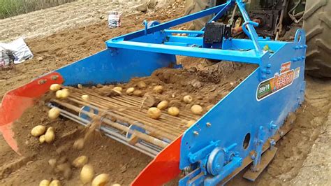 감자 수확기